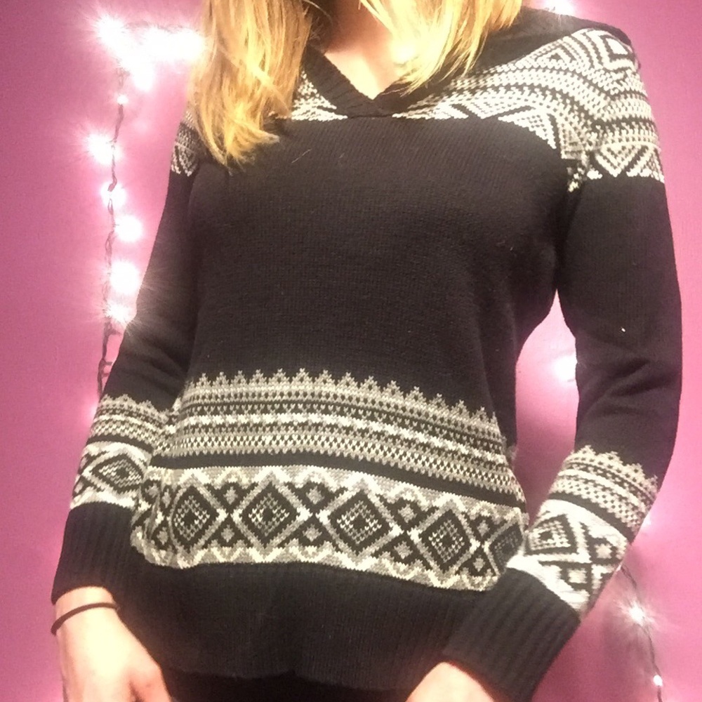 Cozy Liz Claiborne sweater